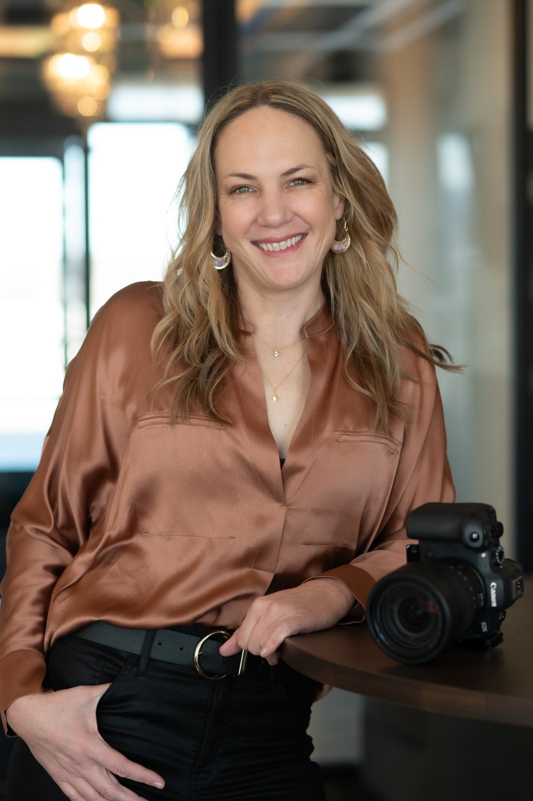 Steph Shanks with her camera in the studio